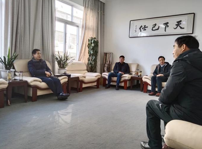 舒城：县教育局到舒城中学检查高三年级开学工作